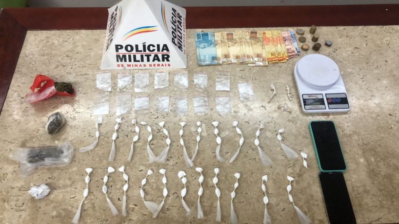 PM prende homem com 82 papelotes de cocaína, além de pedras de crack e maconha em Itaúna