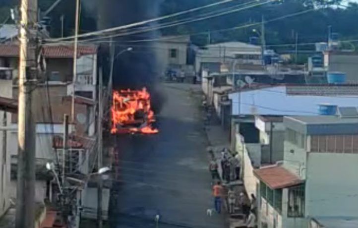 Suspeitos de incendiar ônibus no bairro Morada Nova foram presos