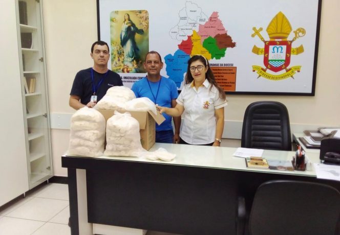 APAC de Itaúna realiza doação de 30 mil hóstias para a Diocese de Divinópolis