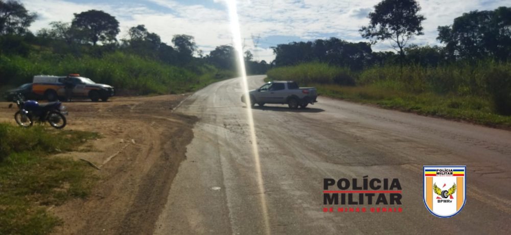 Polícia Rodoviária registra colisão entre caminhonete e motocicleta na MG 431, em Itaúna