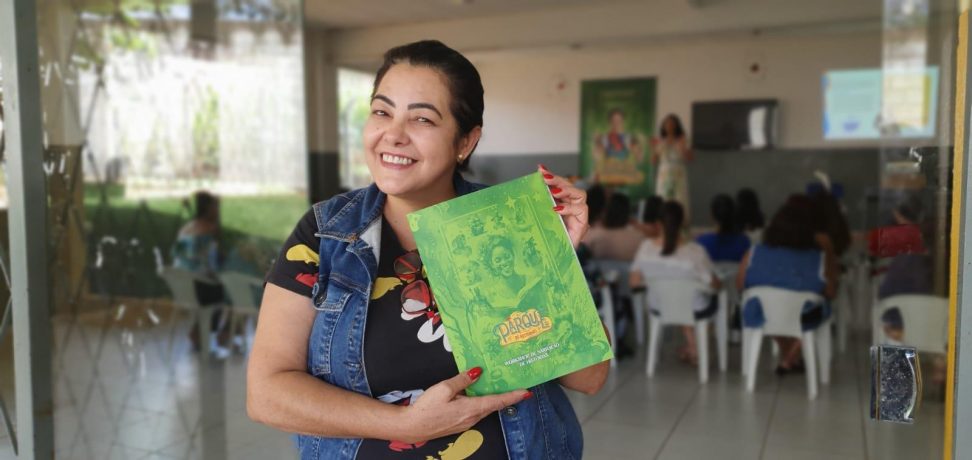 Workshop de contação de histórias encanta educadores de Itatiaiuçu 