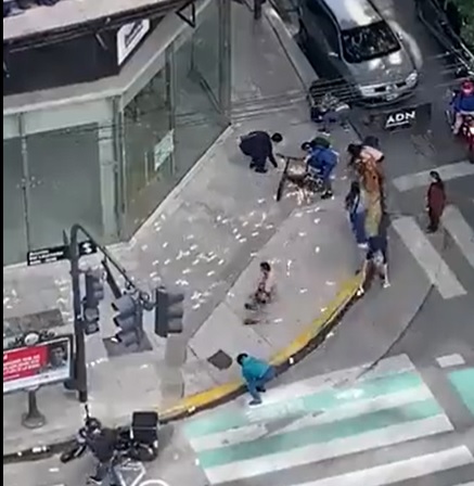 Vídeo: tentativa frustada de assalto resulta em chuva de dinheiro em Buenos Aires