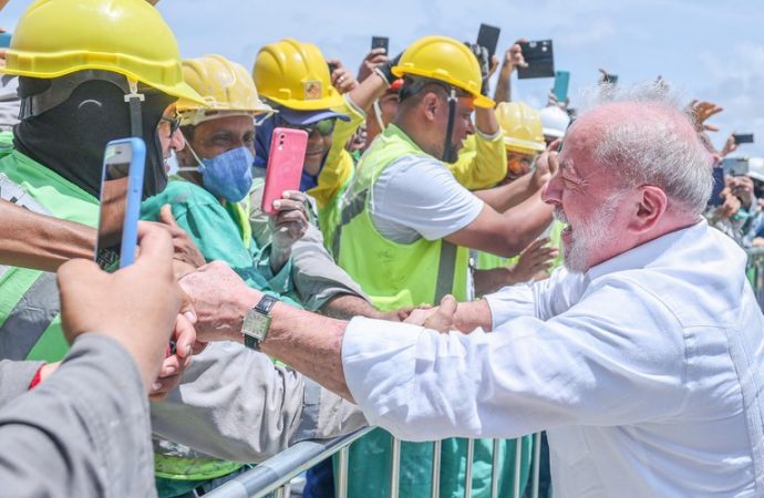 Salário mínimo de R$ 1.320 entra em vigor na segunda-feira, dia do trabalhador