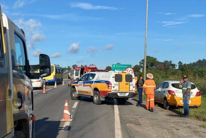 Homem morre atropelado quando fazia pintura na MG 050; causa pode ter sido sinalização ineficiente