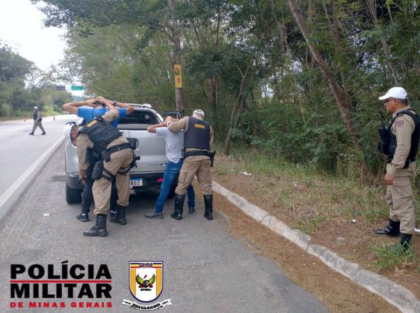 Polícia Rodoviária prende motorista dirigindo sob efeito de maconha na BR 494, em Nova Serrana