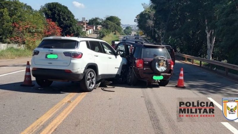 Colisão entre três carros deixa 10 feridos na MG 050, em Itaúna