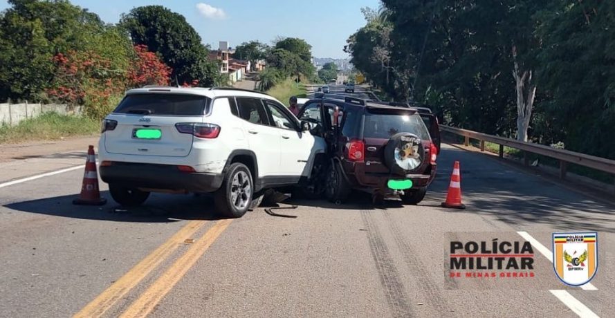 Colisão entre três carros deixa 10 feridos na MG 050, em Itaúna