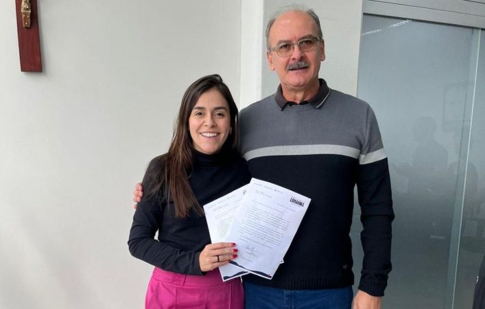 Lohanna envia R$ 900 mil para Itaúna para Hospital Manoel Gonçalves e pavimentação