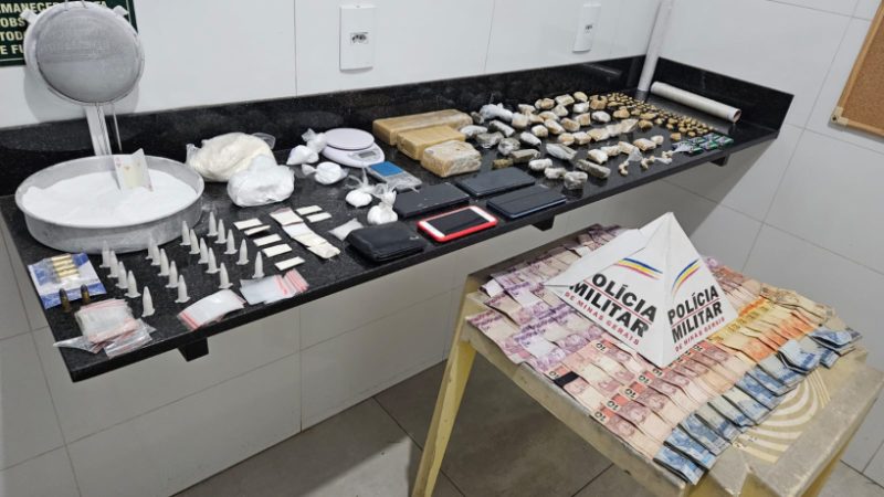 Ação conjunta da PM apreende grande quantidade de drogas em Arcos