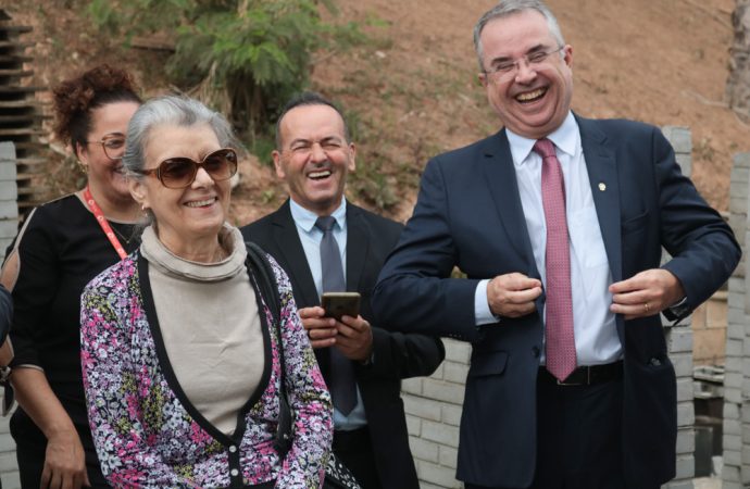 Ministra Cármen Lúcia e juiz Luiz Carlos Rezende visitam unidades das Apacs de Itaúna