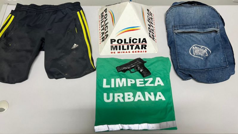 Homem preso em Itaúna por roubar papelaria usava uniforme da limpeza urbana