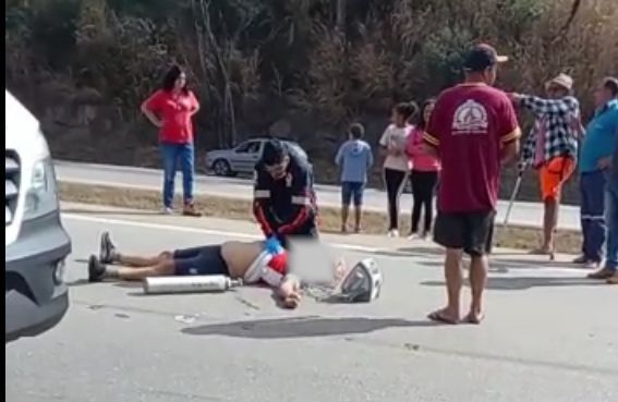 Vídeo: ciclista passa mal e morre na BR 262 em Pará de Minas