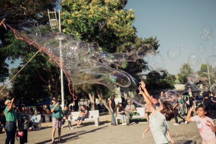 “Arte na Praça” com atrações, vivências e oficinas gratuitas, para todas as idades