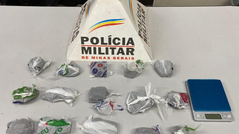 Polícia Militar apreende maconha e balança de precisão com dois adolescentes