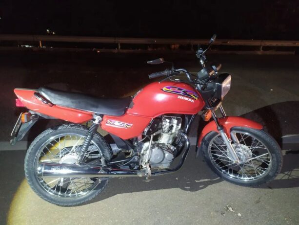 Homem morre atropelado depois de cair da motocicleta na BR-262, em Igaratinga