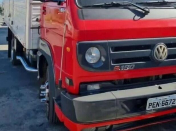 Caminhão carregado com uma tonelada de alumínio foi furtado de fábrica de panelas