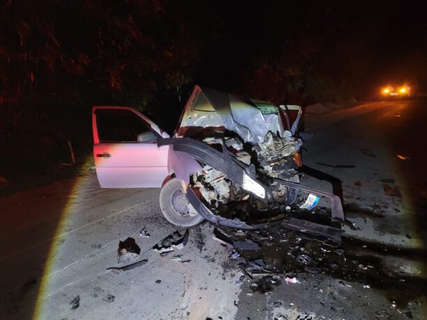 Colisão entre Perdigão e Araújos provocou duas mortes na noite deste sábado, 23