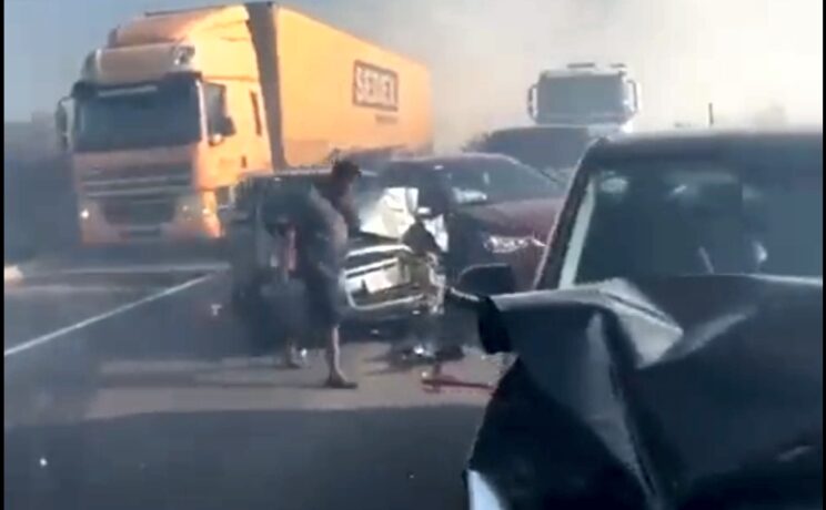 Vídeo mostra o perigo de entrar em trechos de rodovias com fumaça ou neblina