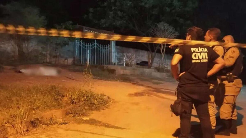 Homem é executado com golpes de cruz na entrada de cemitério em Minas