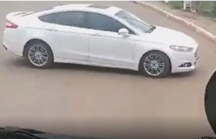 Vídeo: caminhoneiro é perseguido por motorista de carro que não gostou de ser ultrapassado