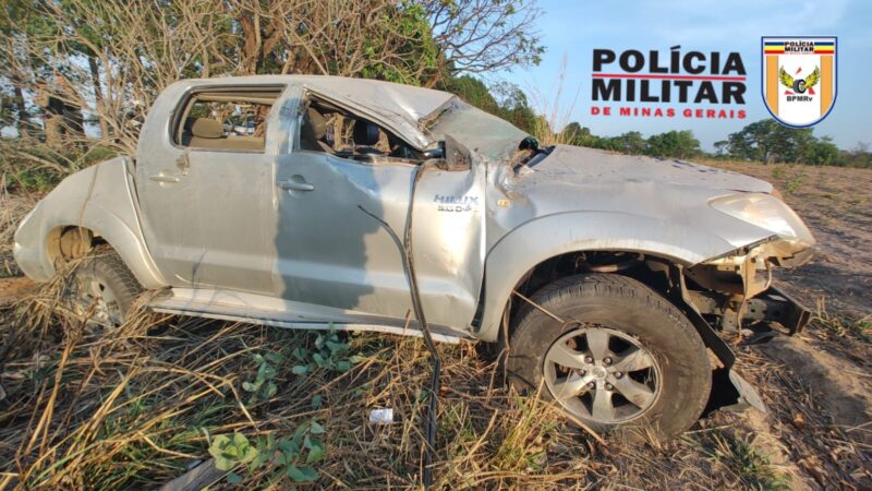 Passageiro de caminhonete morre em capotamento na MG 060 nesta quinta-feira, 12