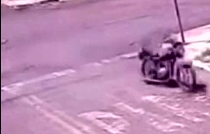 Vídeo: moto atravessando cruzamentos sem um piloto intriga população de Jataí, em Goiás