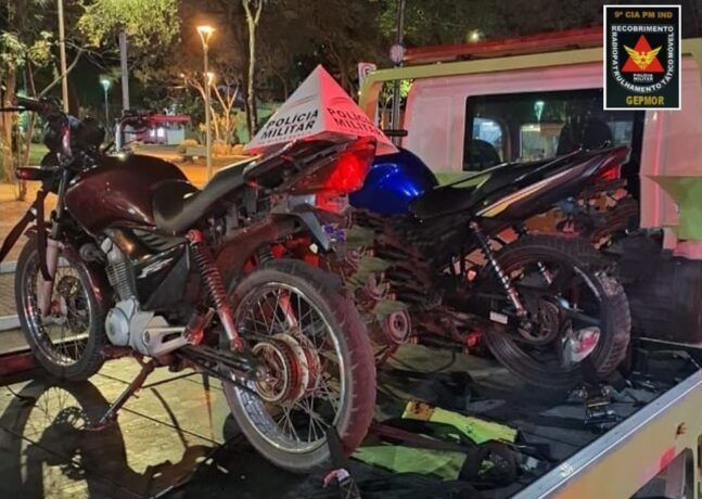Perseguição policial a adolescentes em motocicletas deixa dois feridos em Itaúna