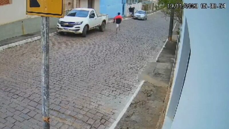 Vídeo: adolescente é perseguido e espancado por quatro pessoas ainda não identificadas