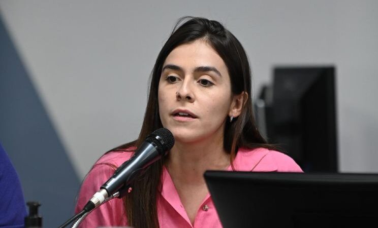 Vídeo: deputada Lohanna convoca população para paralisação em defesa de Minas Gerais