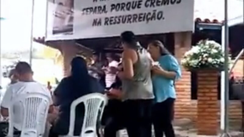 Vídeo: empresário pede que seu velório seja uma festa e é atendido