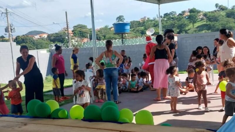 Vídeo: Itagalo leva alegria e presentes às crianças da creche do bairro Itaunense