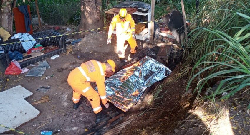 Corpo carbonizado é encontrado na MG 431, atrás do Sesi, em Itaúna