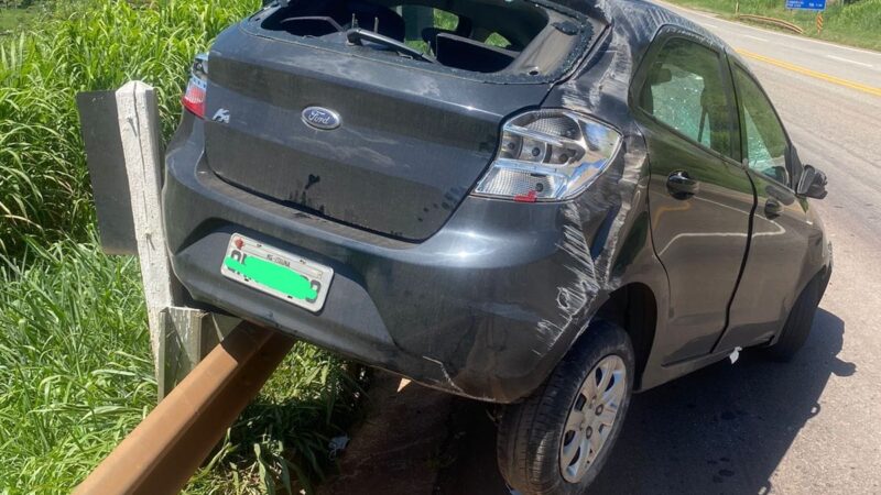 Motoristas se envolvem em acidente na MG 050, em Itaúna; condutora fica ferida