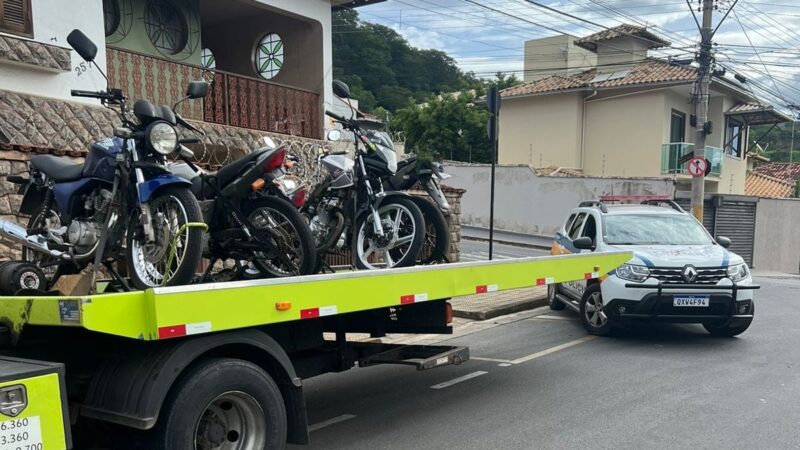 “Rolezinho do grau” em Itaúna e Itatiaiuçu acabou com 15 motocicletas apreendidas