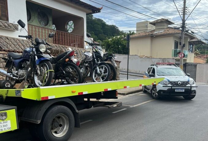 “Rolezinho do grau” em Itaúna e Itatiaiuçu acabou com 15 motocicletas apreendidas