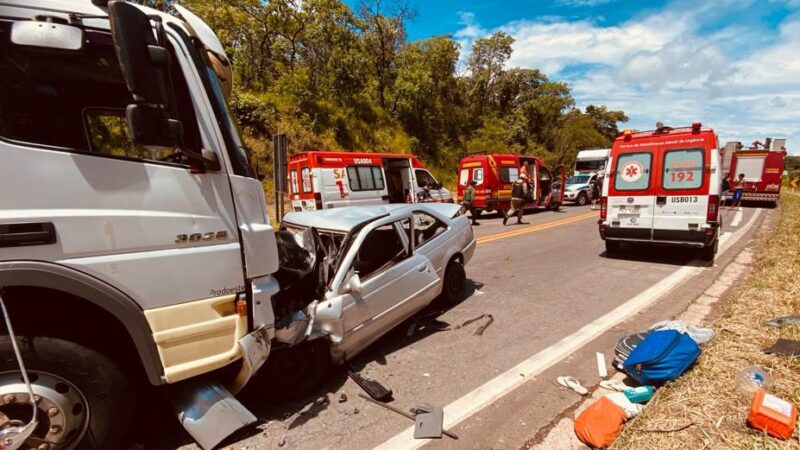 Vídeo: acidente no trevo de Santanense provoca a morte de uma mulher e fere duas pessoas