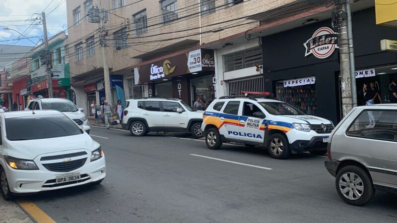 Motocicleta e Jepp se envolvem em acidente da rua Silva Jardim