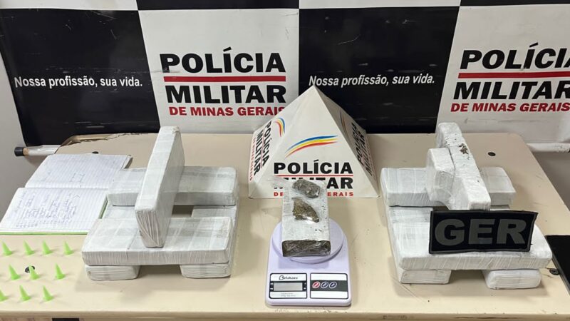 Presa dupla com barras de maconha e pinos de cocaína em Nova Serrana