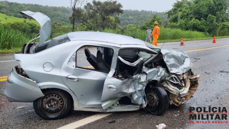 Acidente na BR 494, em Itapecerica, provoca a morte de um homem e outros feridos