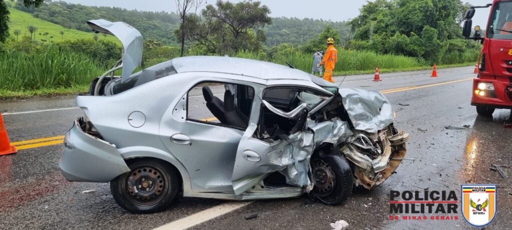 Acidente na BR 494, em Itapecerica, provoca a morte de um homem e outros feridos