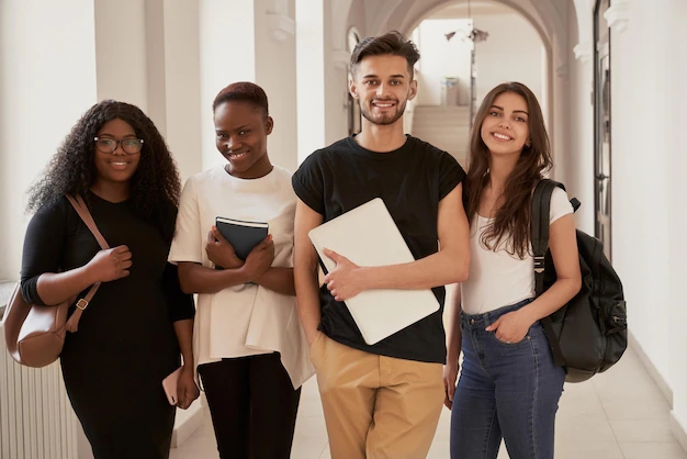 Lei que cria o programa Pé-de-Meia para estudantes foi publicada hoje no Diário Oficial