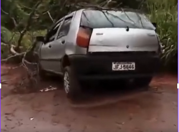 Vídeo: atenção! Estrada de Lagoa da Prata oferece perigo para veículos