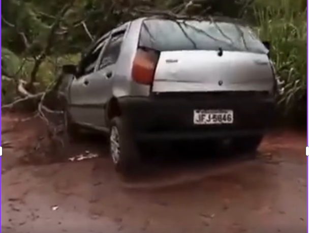 Vídeo: atenção! Estrada de Lagoa da Prata oferece perigo para veículos
