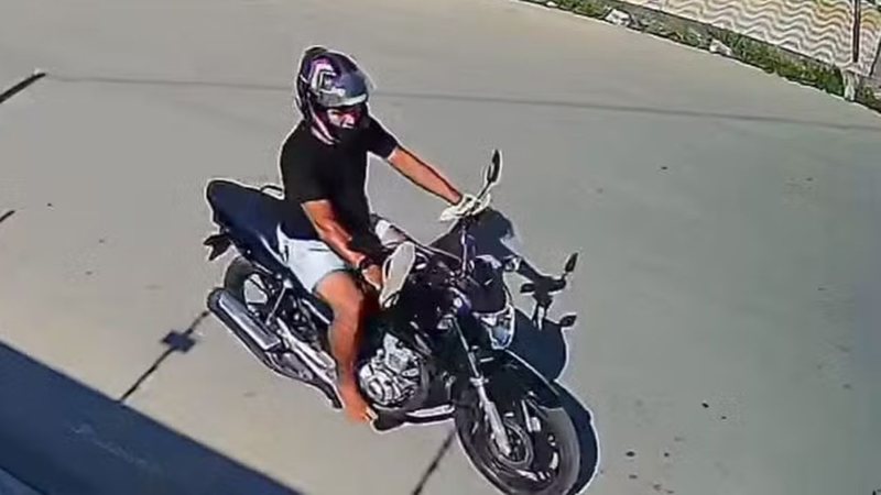 Vídeo: homem sequestra menina de 7 anos com promessa de bicicleta e a estupra