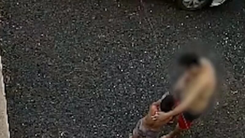 Vídeo: padrasto é flagrado obrigando criança de 8 anos a comer galhos e pedras