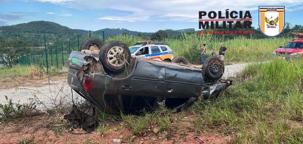 Carro capota na MG 431 e duas pessoas se ferem com gravidade