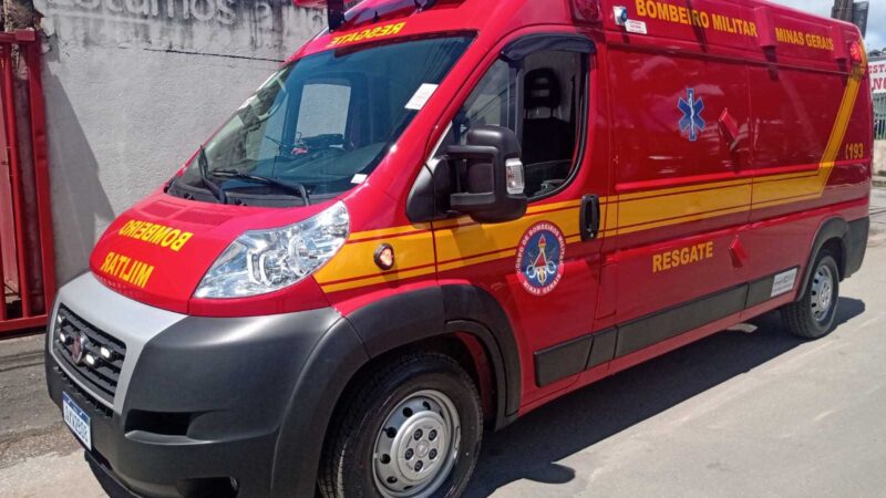 Dois motociclistas se envolvem em colisão e um deles fica gravemente ferido no “Jadir Marinho”