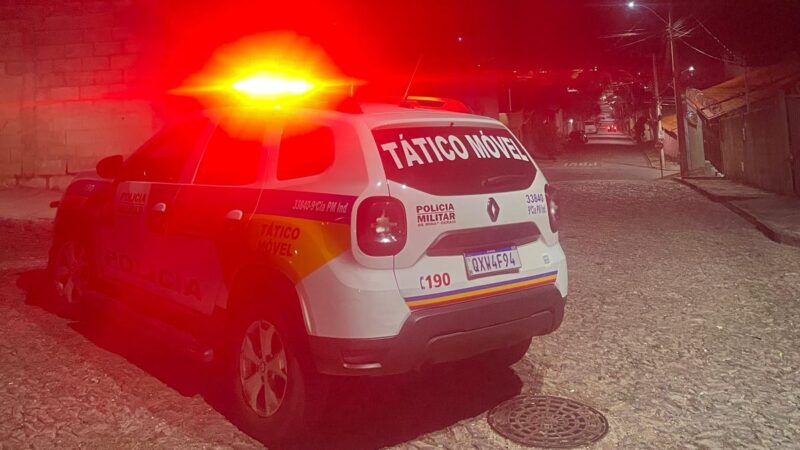 Embriagado provoca colisão contra veículo estacionado e vai preso em Itaúna