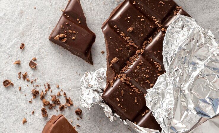 Dois adolescentes são apreendidos com chocolates furtados em supermercado