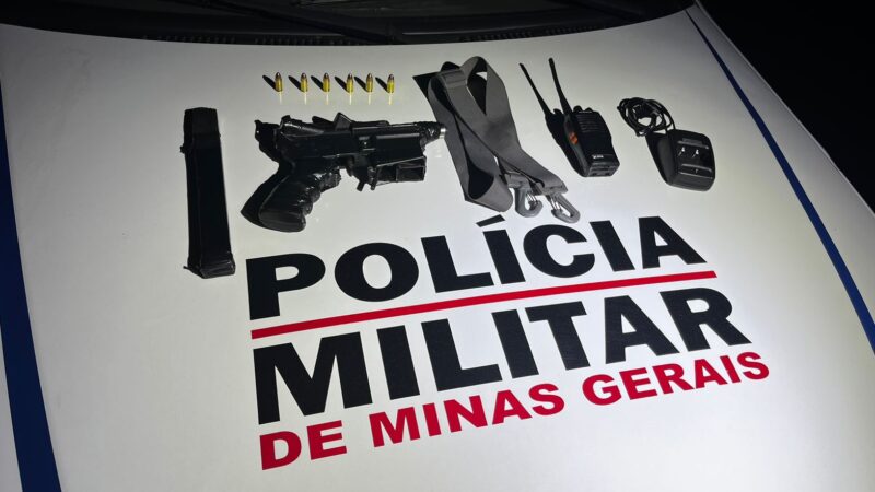 ITATIAIUÇU: PMMG apreende submetralhadora 9mm e simulacro de espingarda em Itatiaiuçu